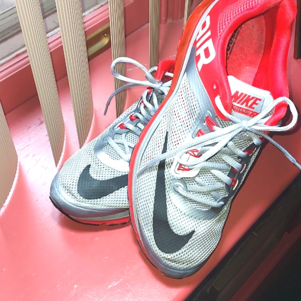 NIKE  AIR  MAX